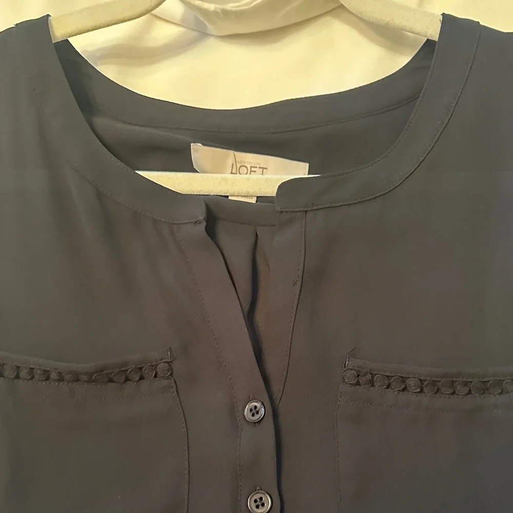 LOFT Black  Sleeveless Blouse with Button Front NWOT - Picture 2 of 6